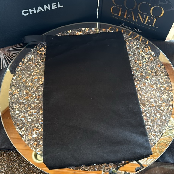 Chanel Bag/Dust Bag Perfect Size For Small Goods Like Wallets, Scarves, Etc - Picture 3 of 3